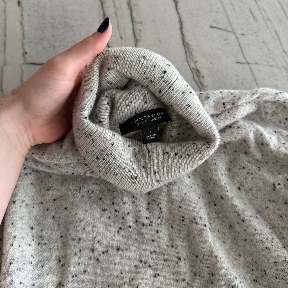 Ann Taylor • Cashmere Turtleneck Sweater